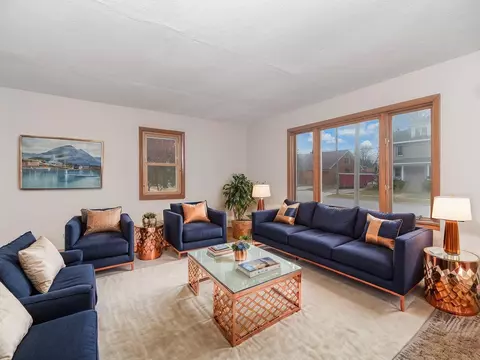 609 E South St, Beaver Dam, WI 53916