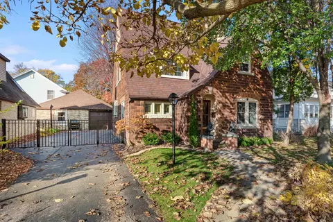 504 N Center St, Beaver Dam, WI 53916