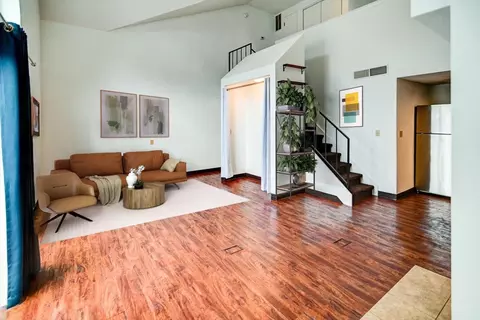 549 Donofrio Dr #7, Madison, WI 53719