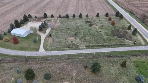 7936 N Dannenberg Dr, Milton, WI 53563
