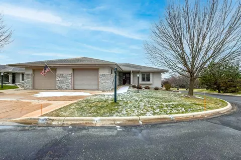 421 New Age Cir, Verona, WI 53593