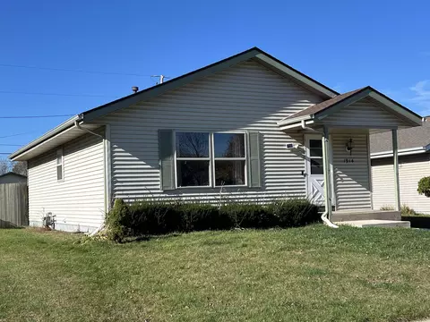 1914 S Grant St, Janesville, WI 53546