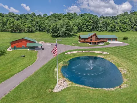 e7498 Mill Road, Spring Green, WI 53588
