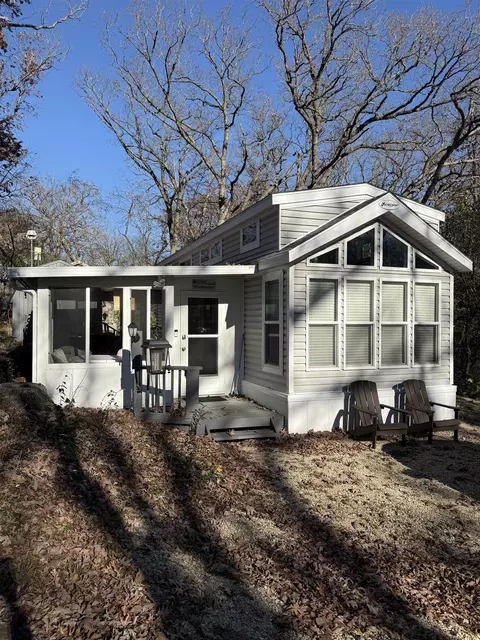 202 Hillside Dr, Edgerton, WI 53534