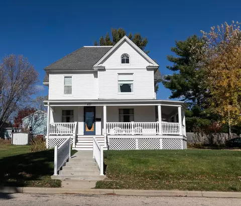 427 Doty St, Mineral Point, WI 53565