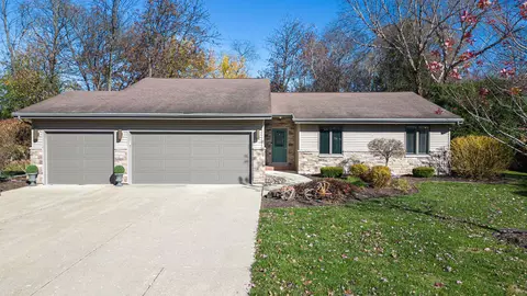 2921 Candlewood Dr, Janesville, WI 53546