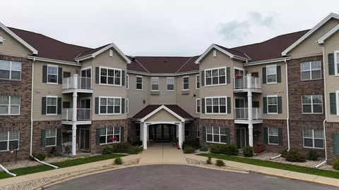 6801 Parkside Cir, Deforest, WI 53532