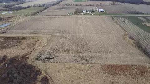 35 Ac Zweifel Rd, Brooklyn, WI 53521