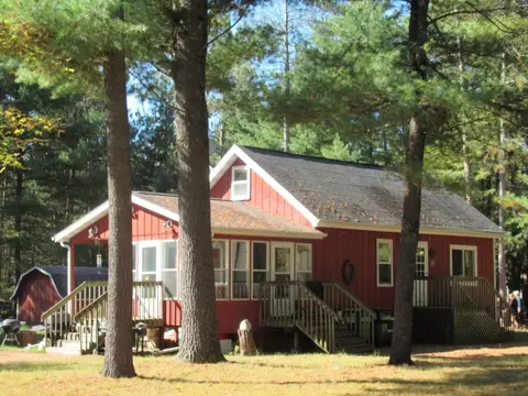 3658 Island Dr, Pittsville, WI 54466
