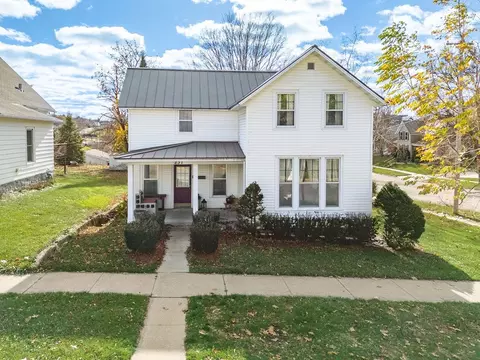 231 2nd Ave, Baraboo, WI 53913