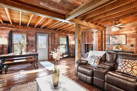 135 N Gilbert St, Footville, WI 53537