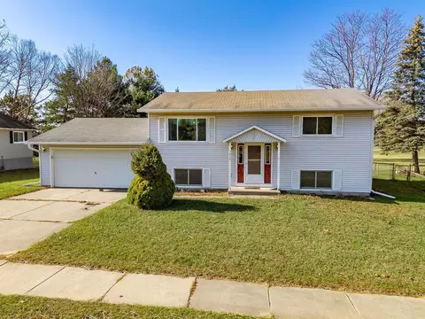 1959 Amanda Dr, Reedsburg, WI 53959