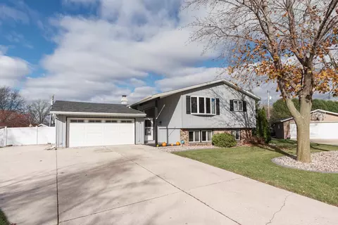 15 Pier Ct, Fond Du Lac, WI 54935
