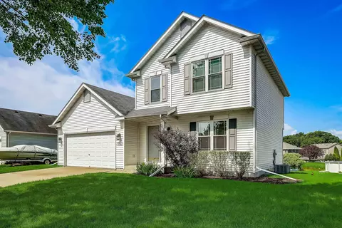 251 Stonefield Dr, Lake Mills, WI 53551