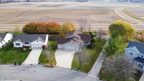 1419 Prairie Rose Dr, Sun Prairie, WI 53590