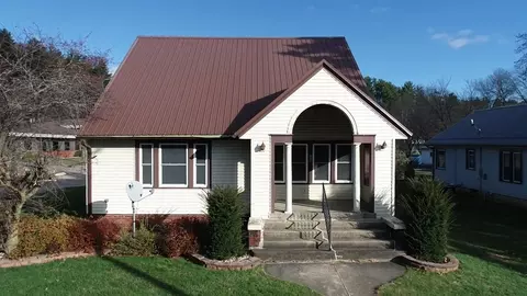 201 S East St, Wonewoc, WI 53968