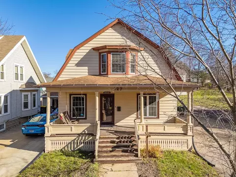 127 S Willow St, Reedsburg, WI 53959
