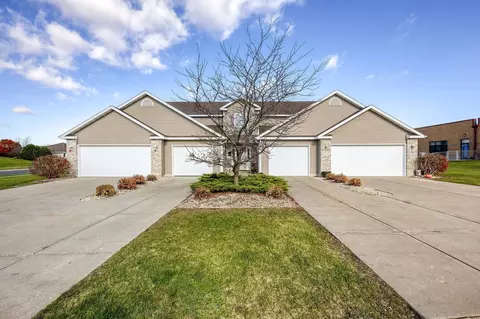 211 Douglas Dr, Brooklyn, WI 53521