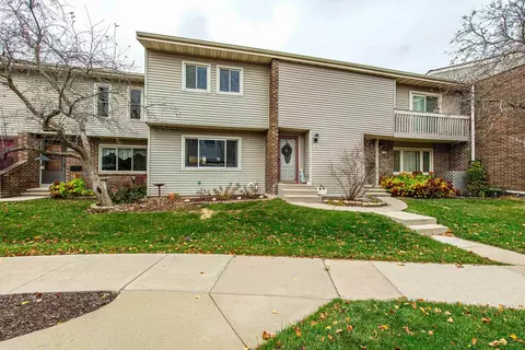 140 Grand Canyon Dr, Madison, WI 53705
