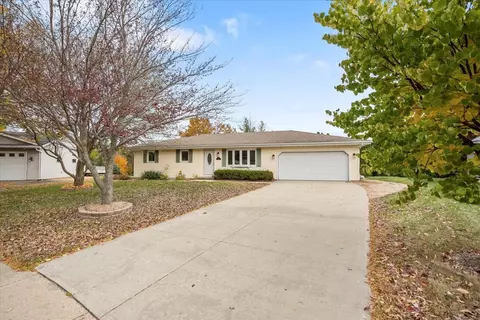 128 Village View Ct, Oregon, WI 53575