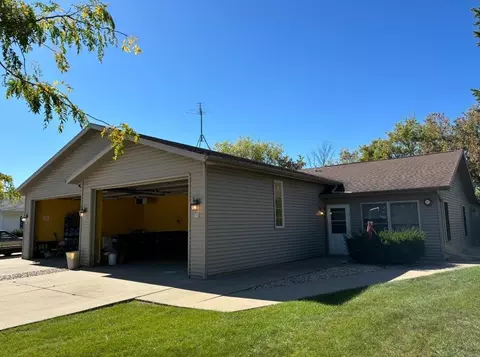 171 S Westfield St, Oshkosh, WI 54902