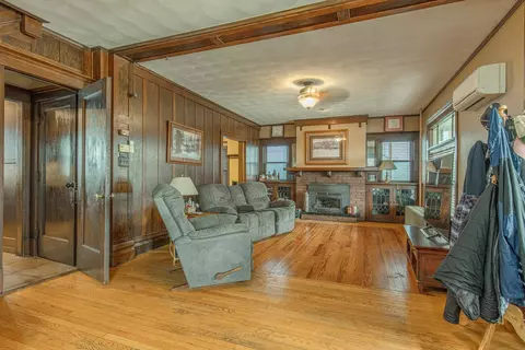 1817 11th St, Monroe, WI 53566