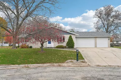 525 S Briarwood Ct, Jefferson, WI 53549
