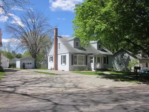 208 High St, Cambridge, WI 53523