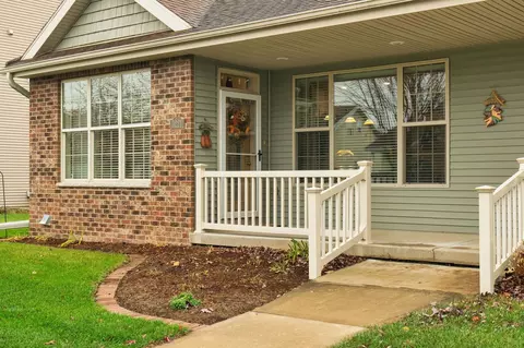 5221 Teaberry Ln, Fitchburg, WI 53711