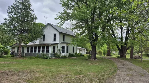 33135 Fulton St, Lone Rock, WI 53556