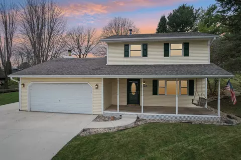512 Brian St, Mount Horeb, WI 53572