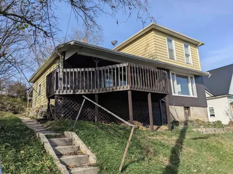 102 Spring St, Elroy, WI 53929