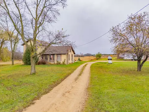 354 Lake Drive Rd, Edgerton, WI 53534