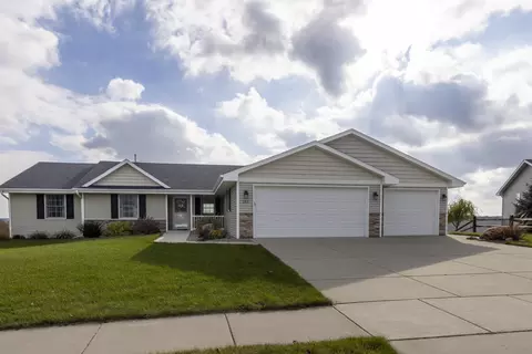 261 E Gailen Ln, Milton, WI 53563