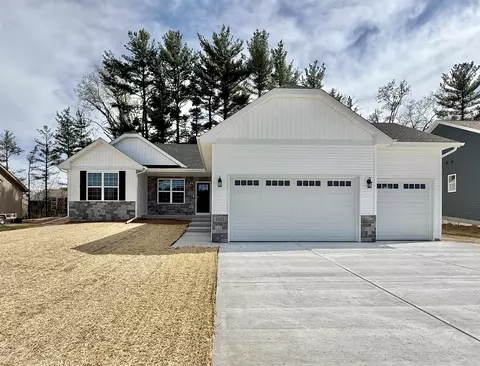 4422 Scottys Dr, Janesville, WI 53546