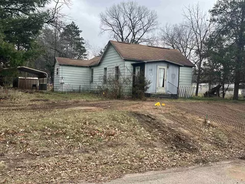 112 N College St, Adams, WI 53910
