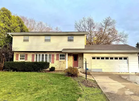 2311 Maywood Cir, Middleton, WI 53562