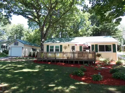 8952 N Fairview Ave, Milton, WI 53563