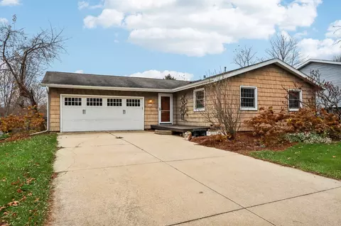 7001 Gladstone Dr, Madison, WI 53719