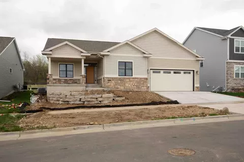 9711 Grey Kestrel Dr, Verona, WI 53593