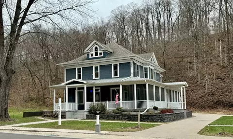 122 S Main St, Potosi, WI 53820