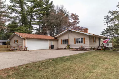 n6634 3rd Avenue, Oxford, WI 53952