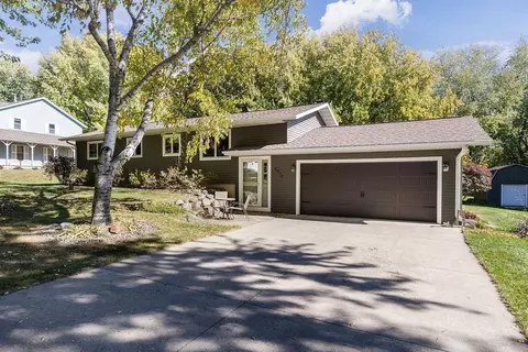 5070 Vienna Dr, Waunakee, WI 53597