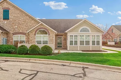 888 Cattail Cir #38, Sun Prairie, WI 53590