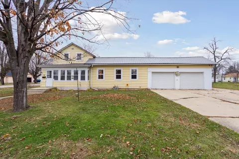 507 6th St, Brodhead, WI 53520
