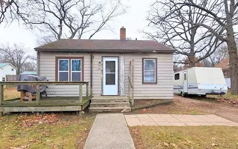 209 N Pine St, Adams, WI 53910