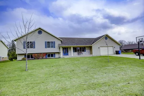 6100 Danielle Rd, Deforest, WI 53532