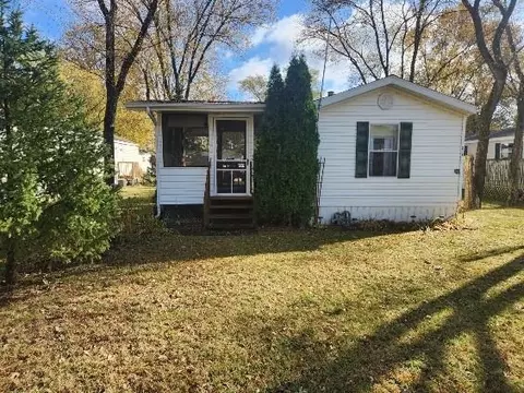 401 N 7th St #213, Avoca, WI 53506