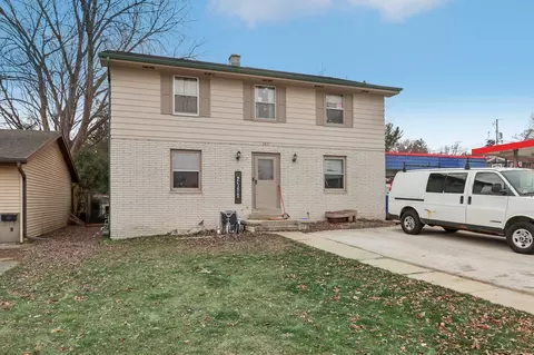 1431 E Main St, Watertown, WI 53094