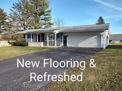 518 Sunrise Ln, Markesan, WI 53946
